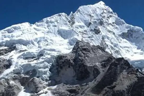 Everest Base Camp trek in winter