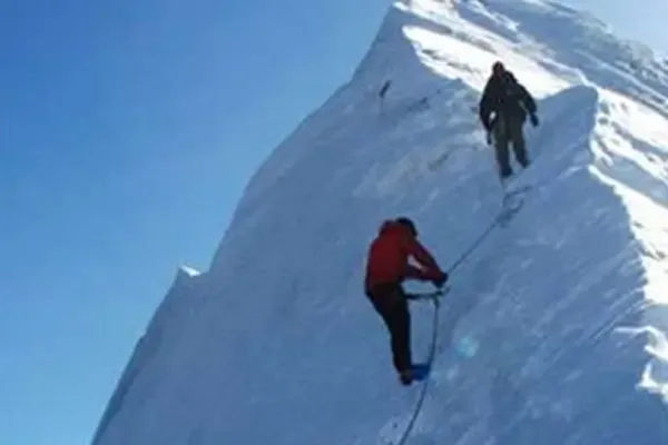 Spend Holiday by Choosing Island Peak Climbing With the Right Budget