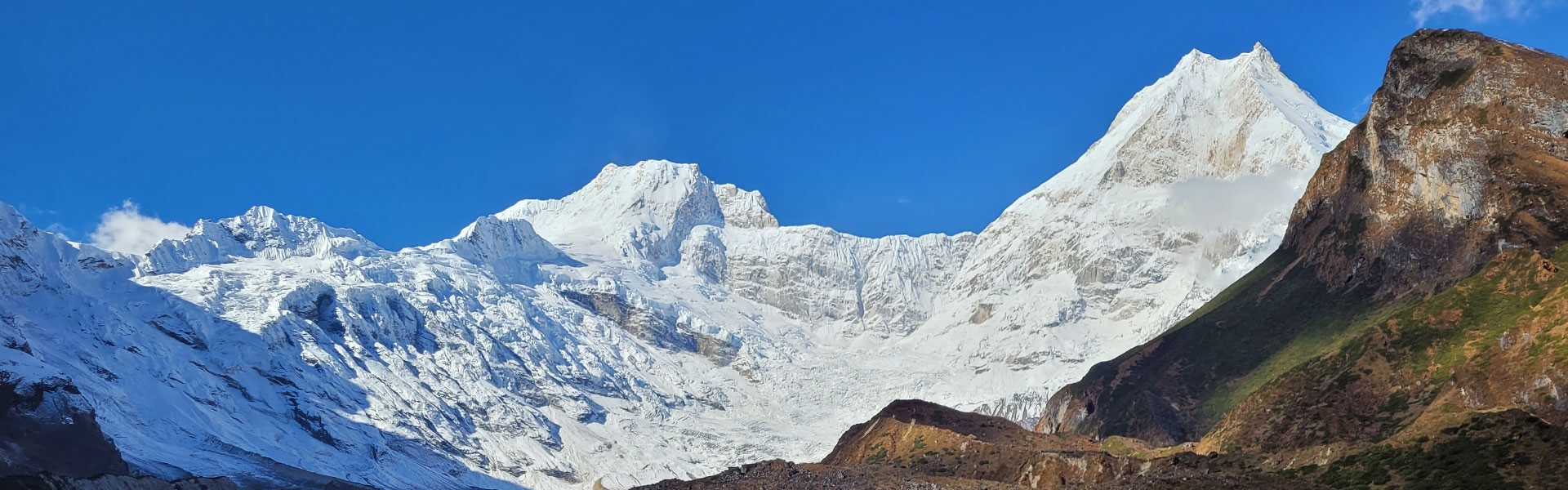 Manaslu circuit trekking