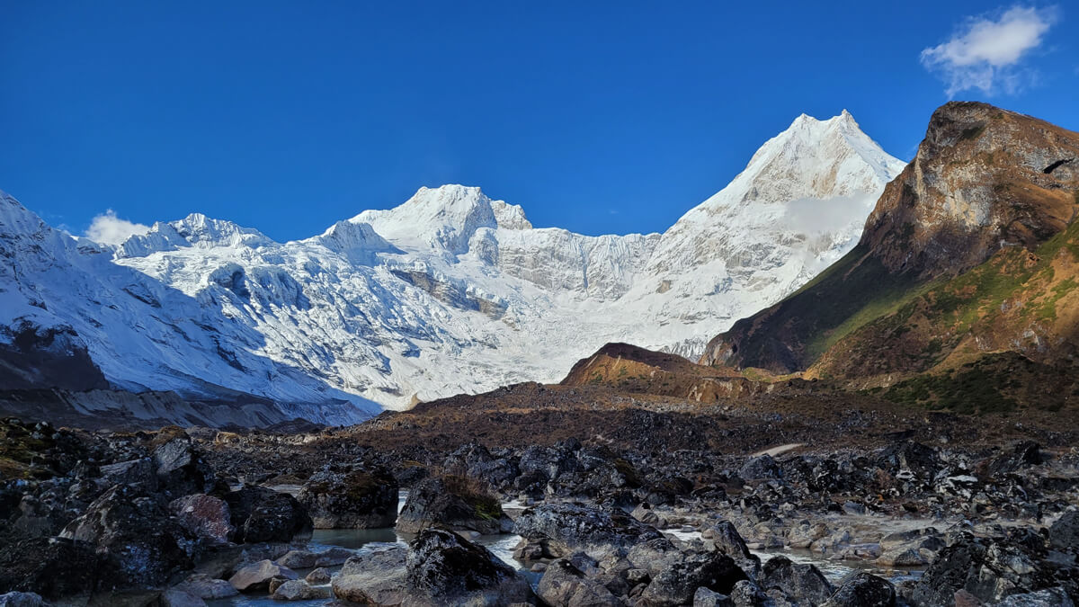 manaslu circuit trekking