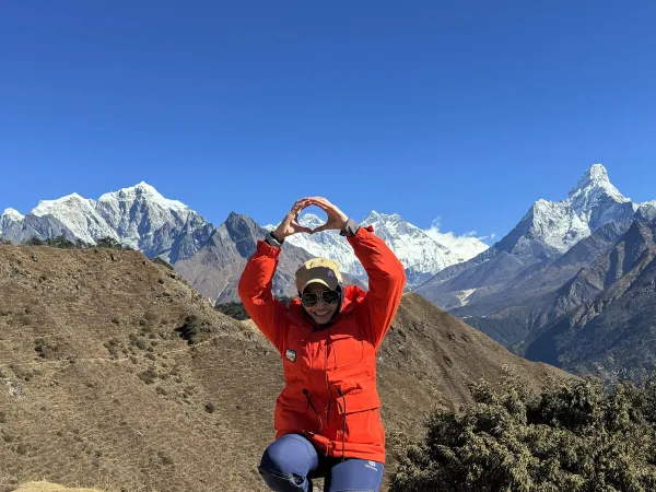 Everest Helicopter Return Trek